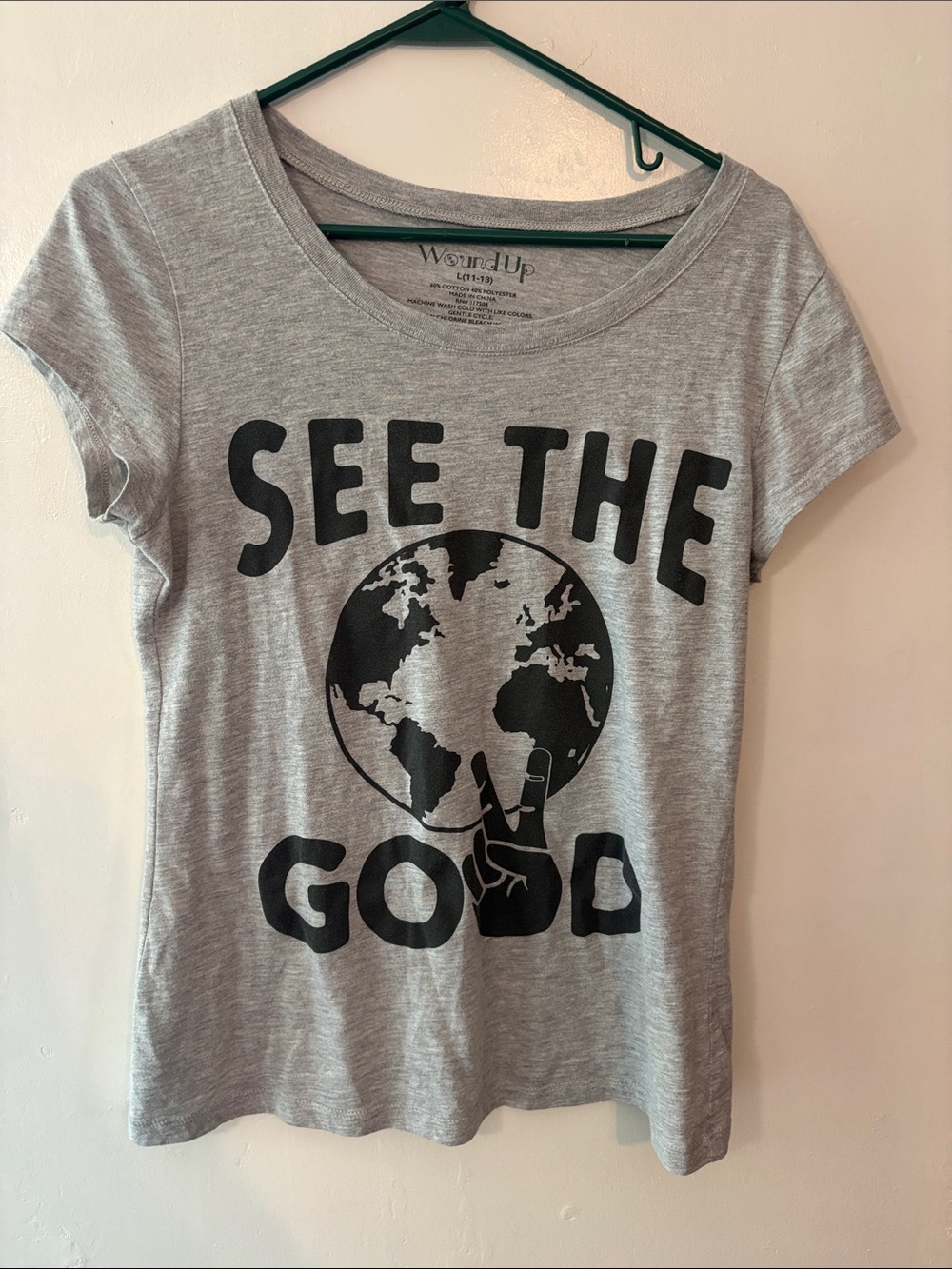 Wound Up Grey Graphic 'See The Good' Short Sleeve Tee Size Large